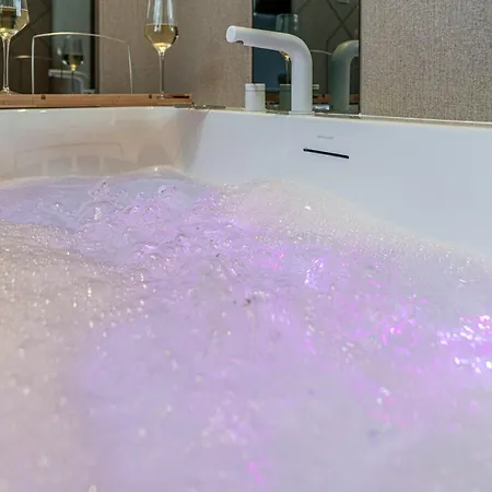 Dasto Jacuzzi Old Town Cracow شقة كراكوفيا