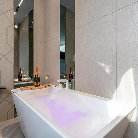 Dasto Jacuzzi Old Town Cracow شقة