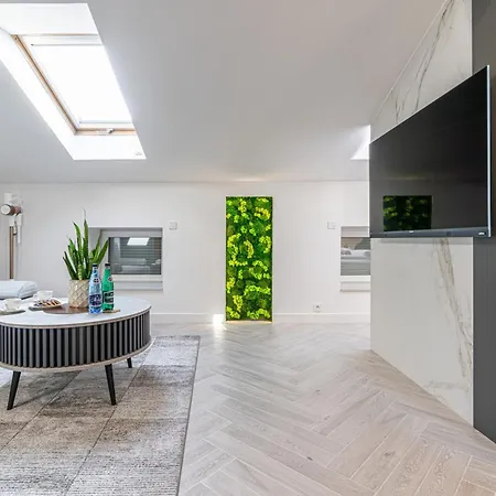 Dasto Jacuzzi Old Town Cracow דירה